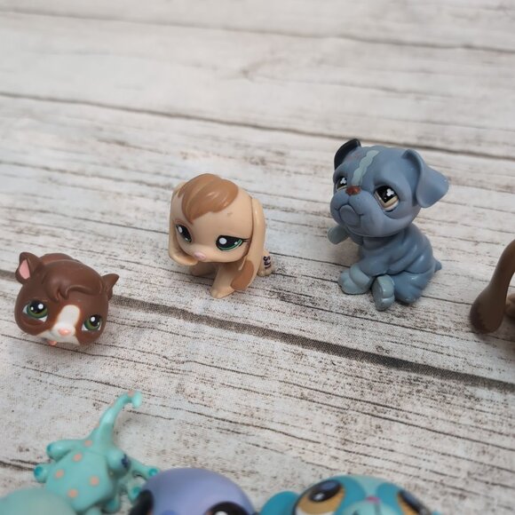 Lot of 13 LPS Littlest Pet Shop Animal Figures - Picture 2 of 8
